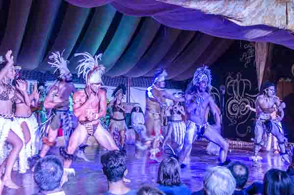 247 - Chile - isla de Rapa Nui o Pascua - danzas tradicionales
